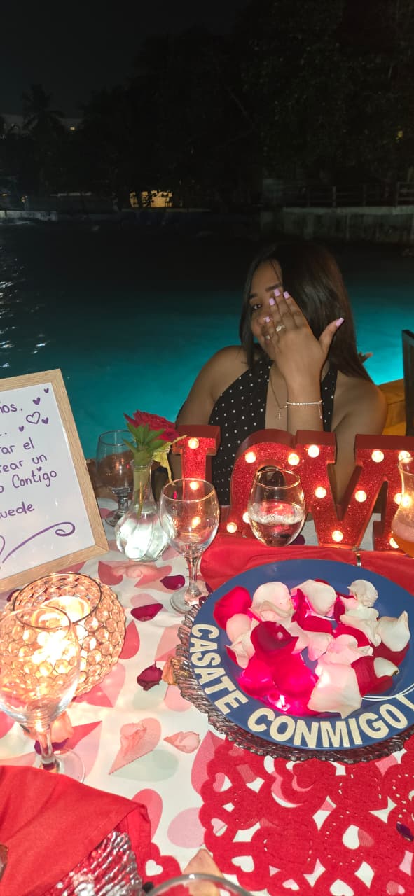 Michell en la cena de la propuesta