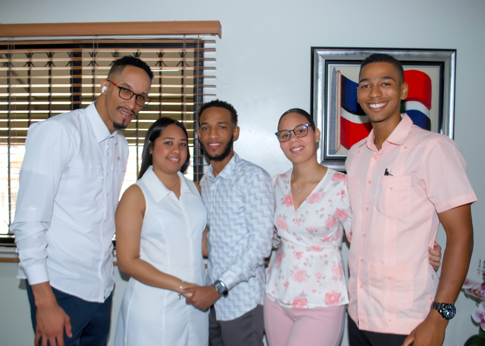 Michell y Anthony acompañados el día de su boda